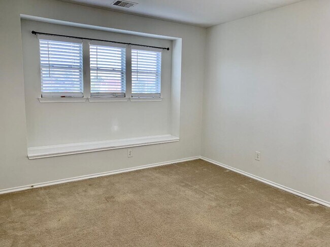 Building Photo - 2902 Beacon Grove St