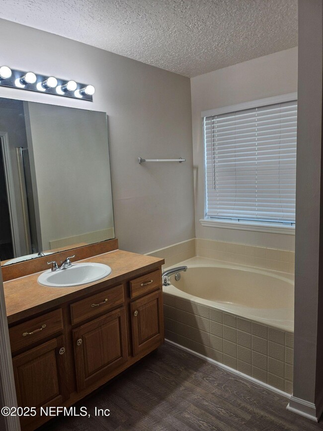 Building Photo - 9827 Nelson Forks Dr