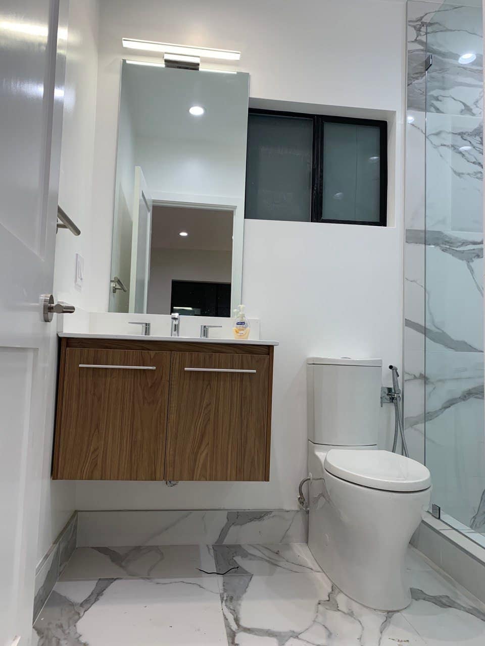 Building Photo - 3527 Greenfield Ave