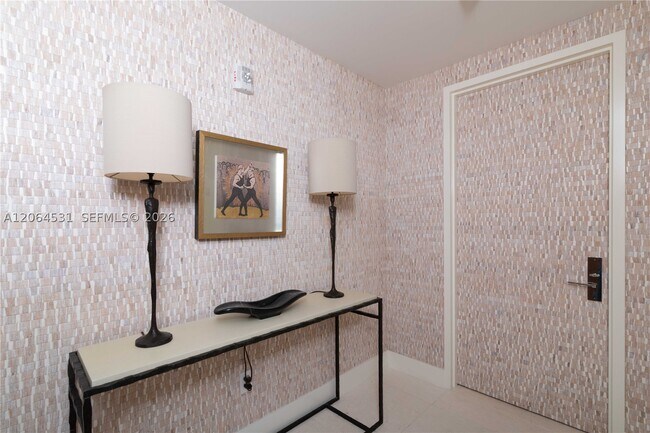 Building Photo - 10201 Collins 1002