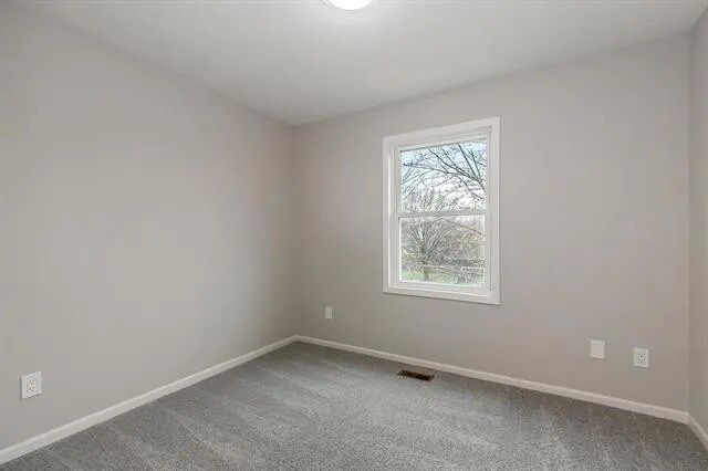 Building Photo - 1205 E Sleepy Hollow Dr