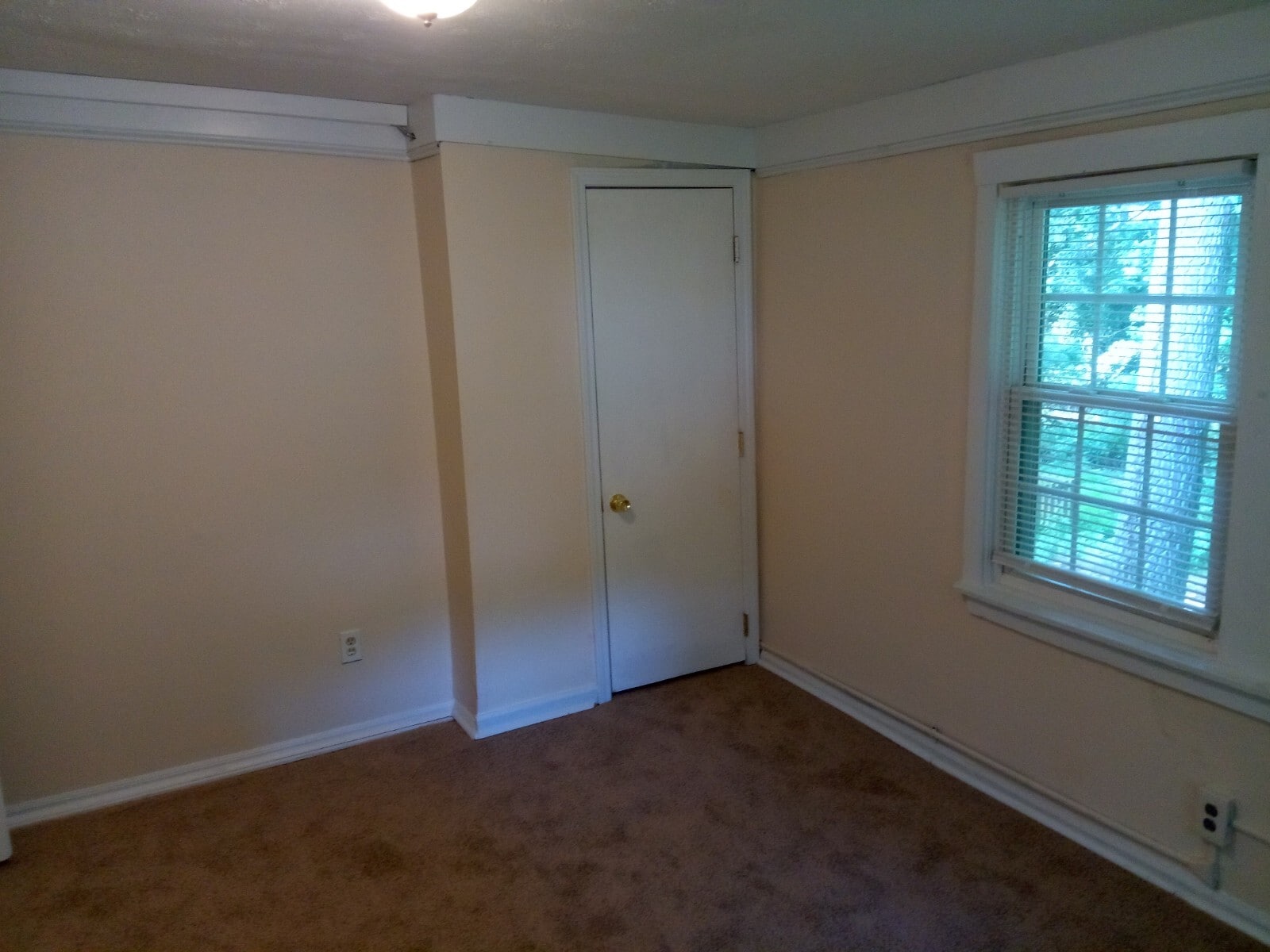 Building Photo - 2723 Memorial Dr SE