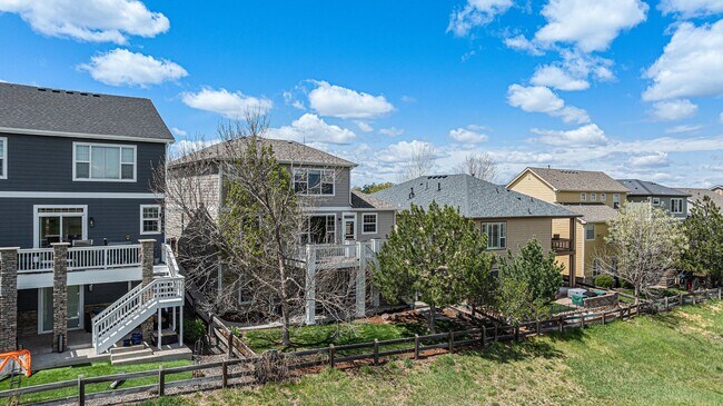 Building Photo - 4 bed/4 bath, Three Story Home Backing to ...
