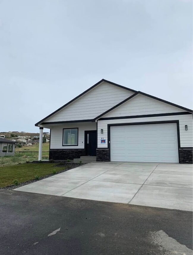 Building Photo - 6549 WA-262