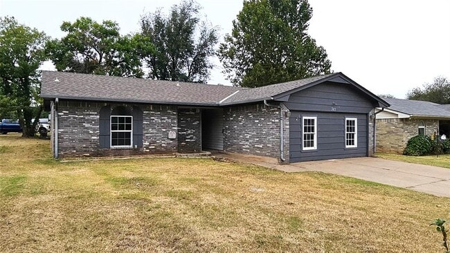 Primary Photo - 741 S Glen Ln
