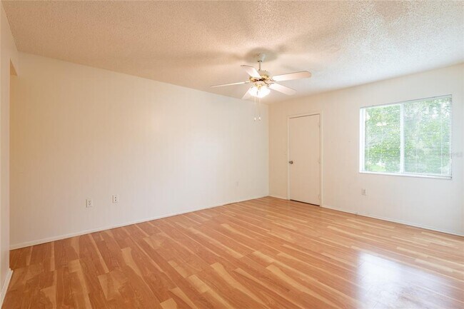Building Photo - 210 Cypress Ct