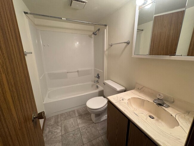 Building Photo - Westgate 205-207