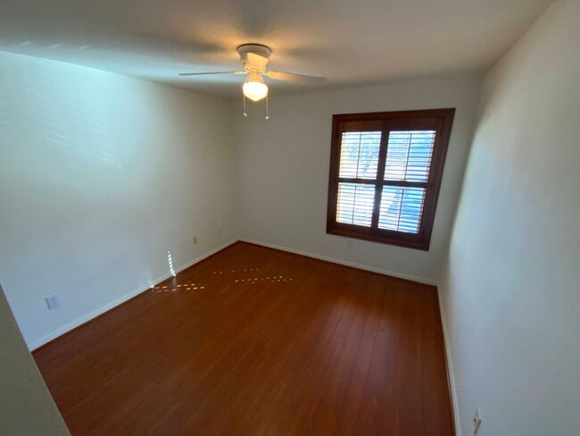 Building Photo - BLACK MTN AREA CLOSE TO FREEWAY! Large Henderson Condo in Big Horn Community