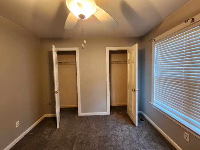 Building Photo - 5 Box Turtle Ct
