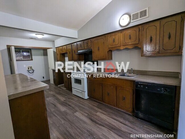 Building Photo - 1863 E. Alcy Rd. - Self Tour Available Thr...
