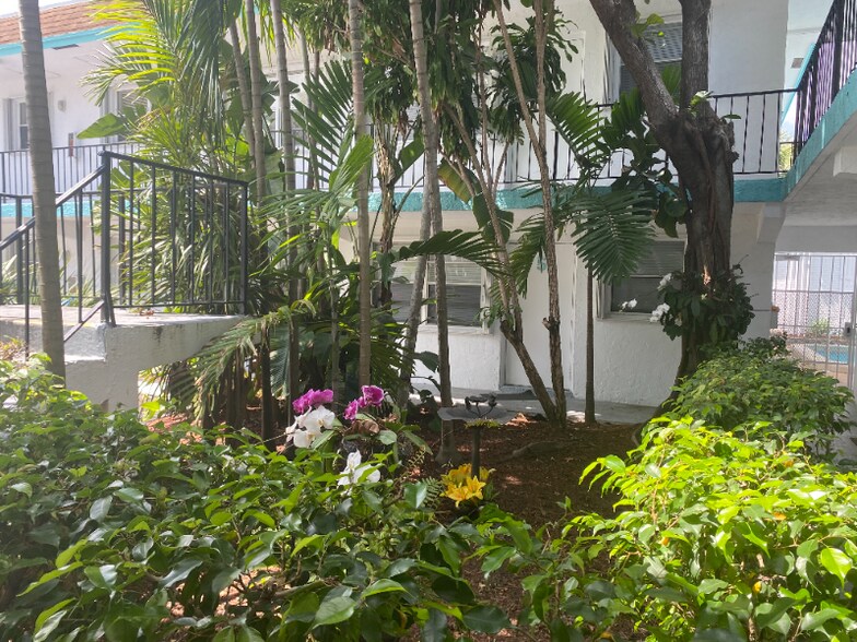 Building Photo - 4394 N Federal Hwy