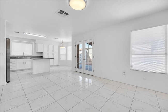 Building Photo - SE!!  Windmill and 215!! Newly remodeled!! All Tile Floors down stairs!! Low Maintenance Desert L...