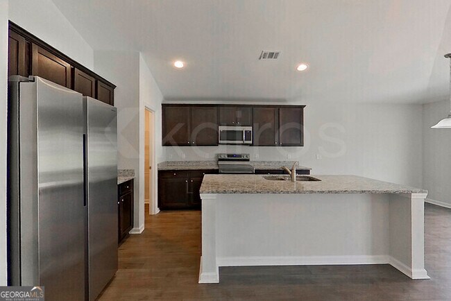 Building Photo - 100 Ebenezer Blf Wy