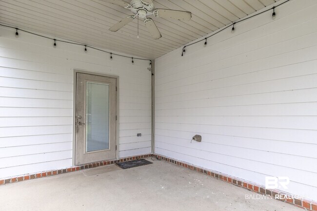 Building Photo - 17419 Lewis Smith Dr