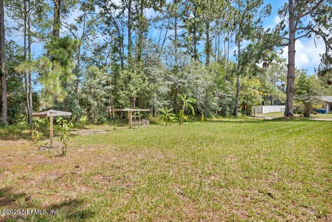 Building Photo - 1215 Bluehill Dr N