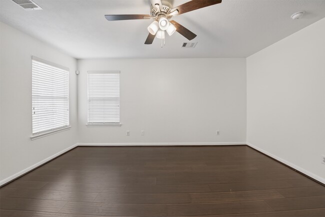 Building Photo - 15019 Trinity Meadow Dr