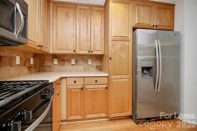 Building Photo - 401 N Church St