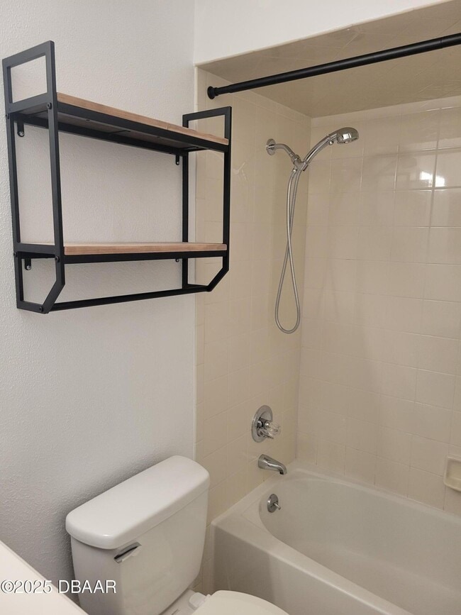 Building Photo - 1112 5th St