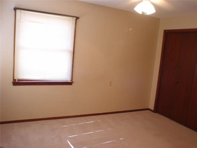 Building Photo - 20 Cobb Cir