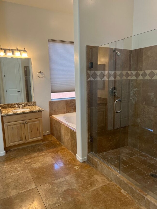 Building Photo - Unfurnished, 1-year long-term rental