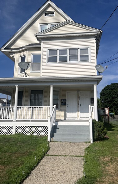 Primary Photo - 127 Peck Ave