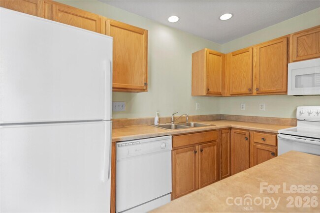 Building Photo - 148 Mangum Cir