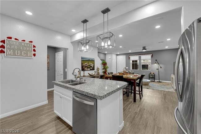 Building Photo - 160 Lomita Heights Dr