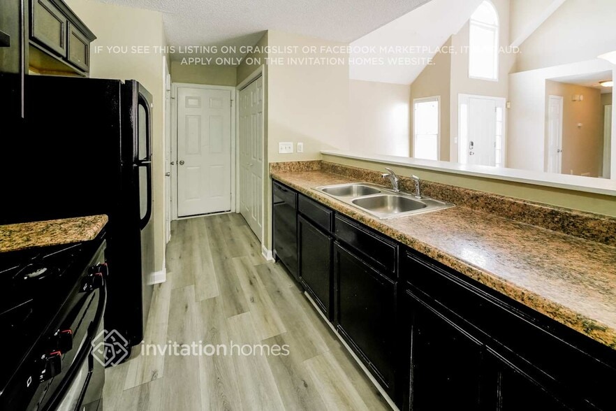 Building Photo - 1711 Jefferson Ln