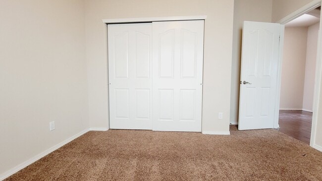 Building Photo - 7453 Eagle Vista Dr