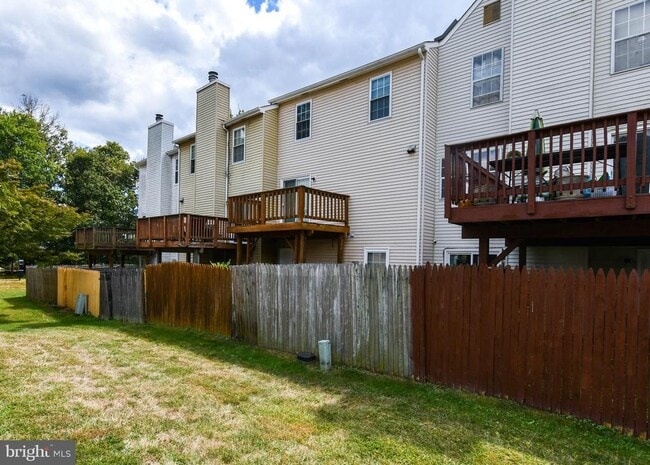 Building Photo - 15043 Cherrywood Dr
