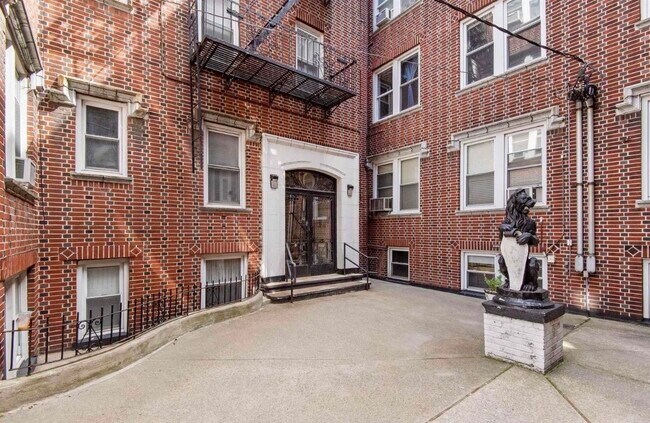 Building Photo - 3726 Park Ave