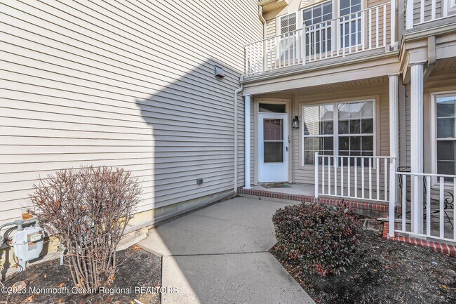 Building Photo - 19 Persimmon Ln