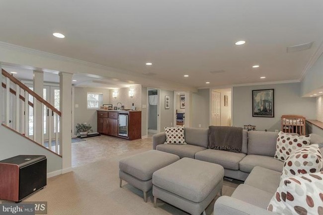 Building Photo - 1334 Mayflower Dr