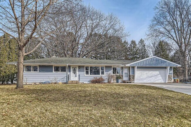 Primary Photo - 2661 Martin Way