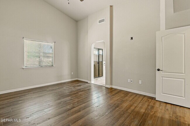 Building Photo - 14329 Owl Point Ave