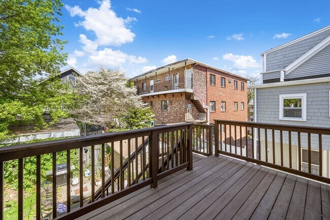 Building Photo - 38 Fenwick St