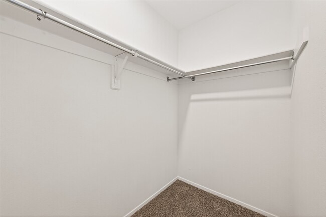 Building Photo - 927 Comstock Springs Dr