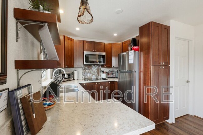 Building Photo - 2285 Lariat Rd