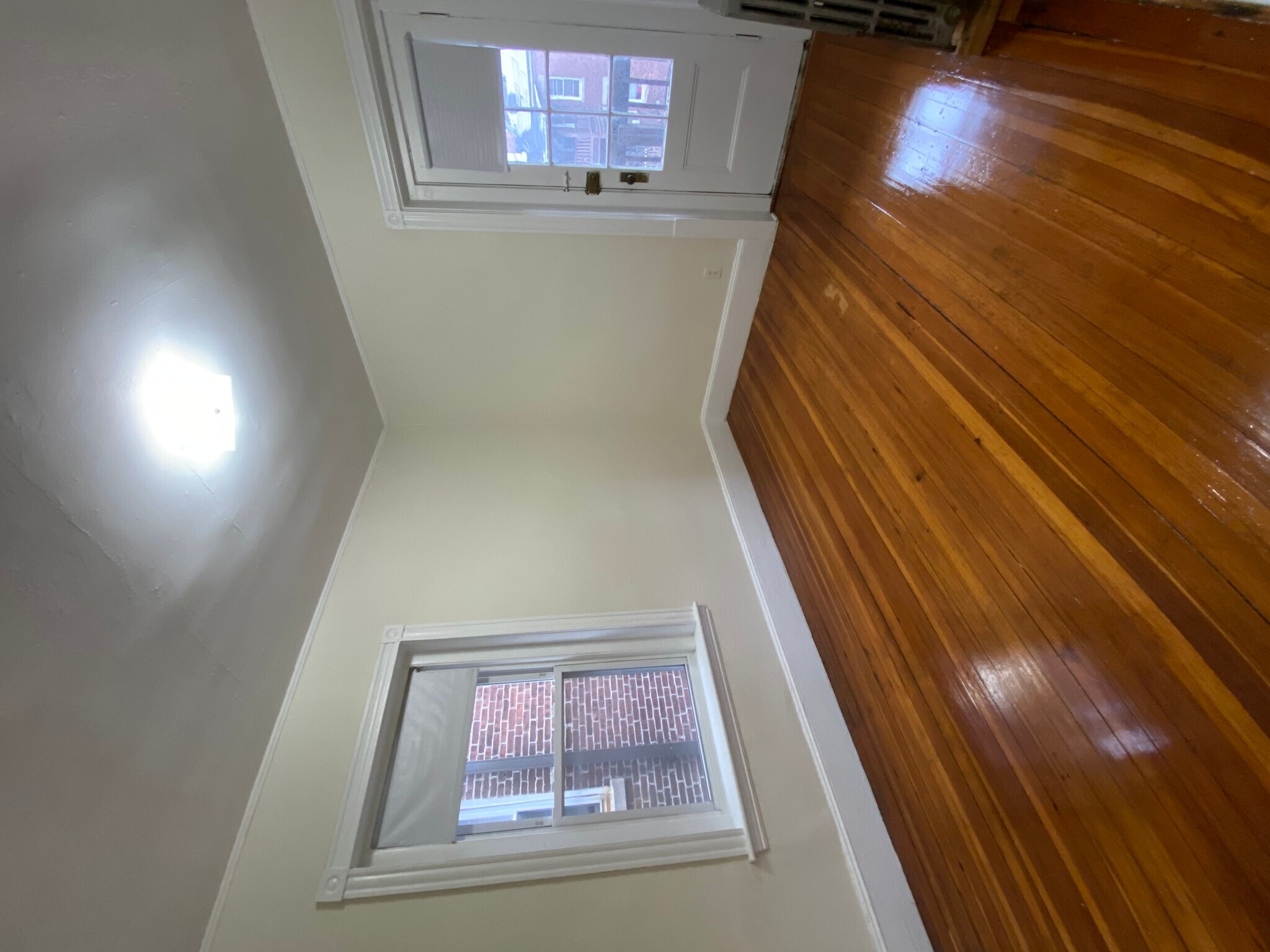 Building Photo - 1595 Beacon St