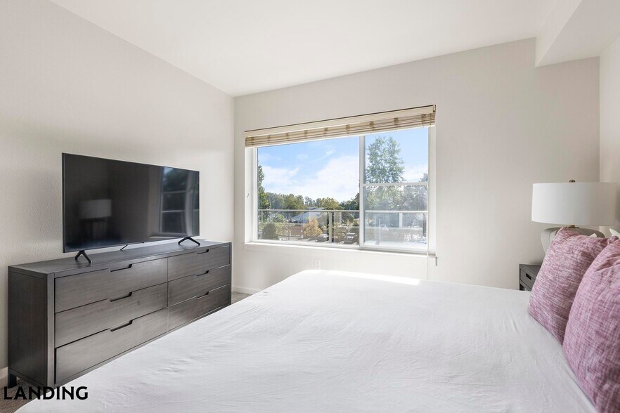 Building Photo - 11505 NE Yacht Harbor Dr