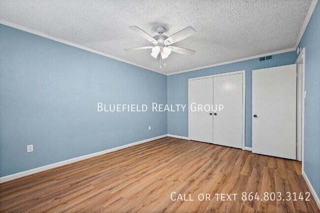 Building Photo - 925 Cleveland St