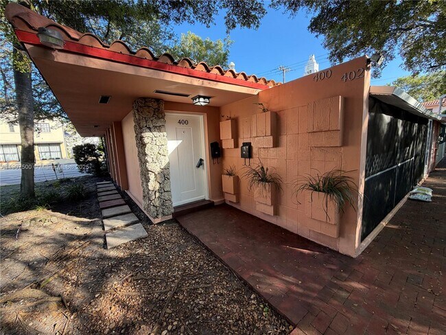 Primary Photo - 400 Minorca Ave