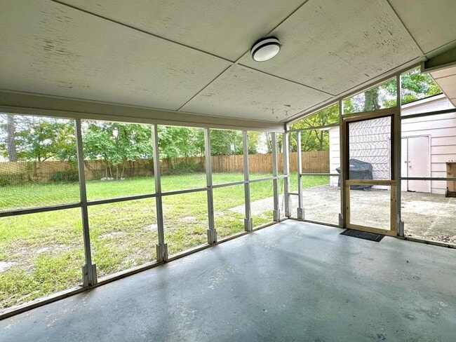 Building Photo - 461 Morningside Dr