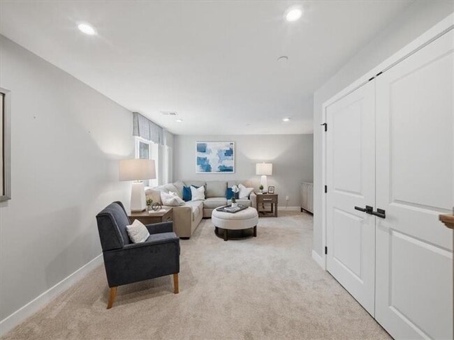 Building Photo - 201 Yellowwood Ct