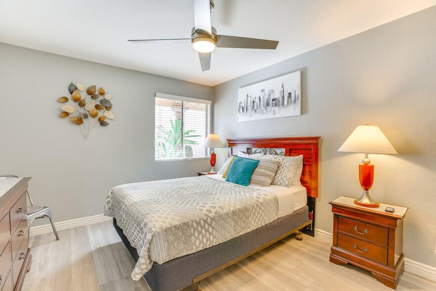 Building Photo - 5995 N 78th St