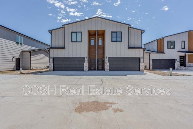 Primary Photo - 8447 W 37th Ct N