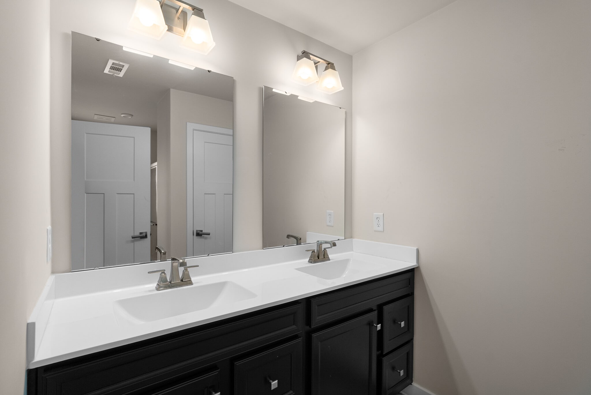 Primary Bathroom - 1121 Riverbrook Dr