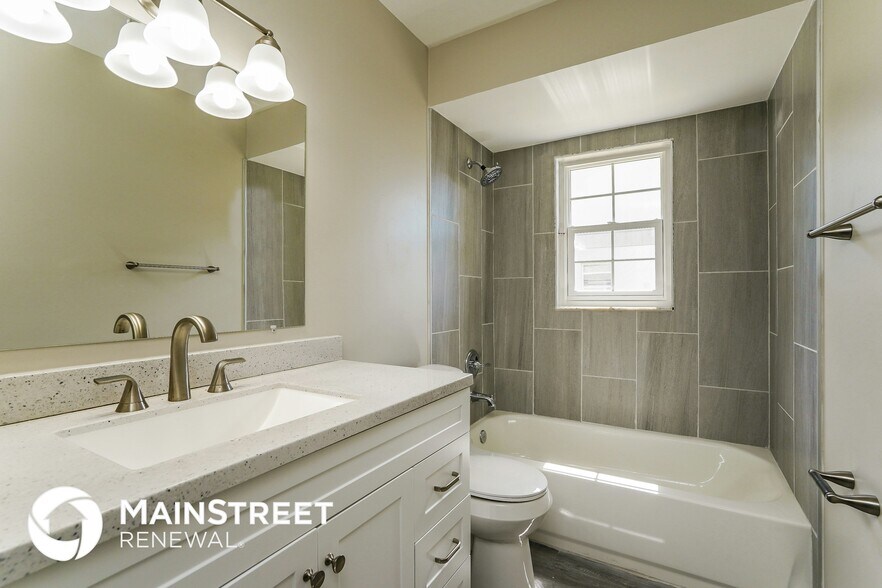 Building Photo - 1411 SE 17th Terrace