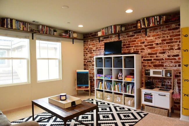 Building Photo - 507 Moonlight Dr