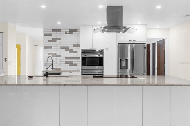 Building Photo - 4250 Marlowe Dr